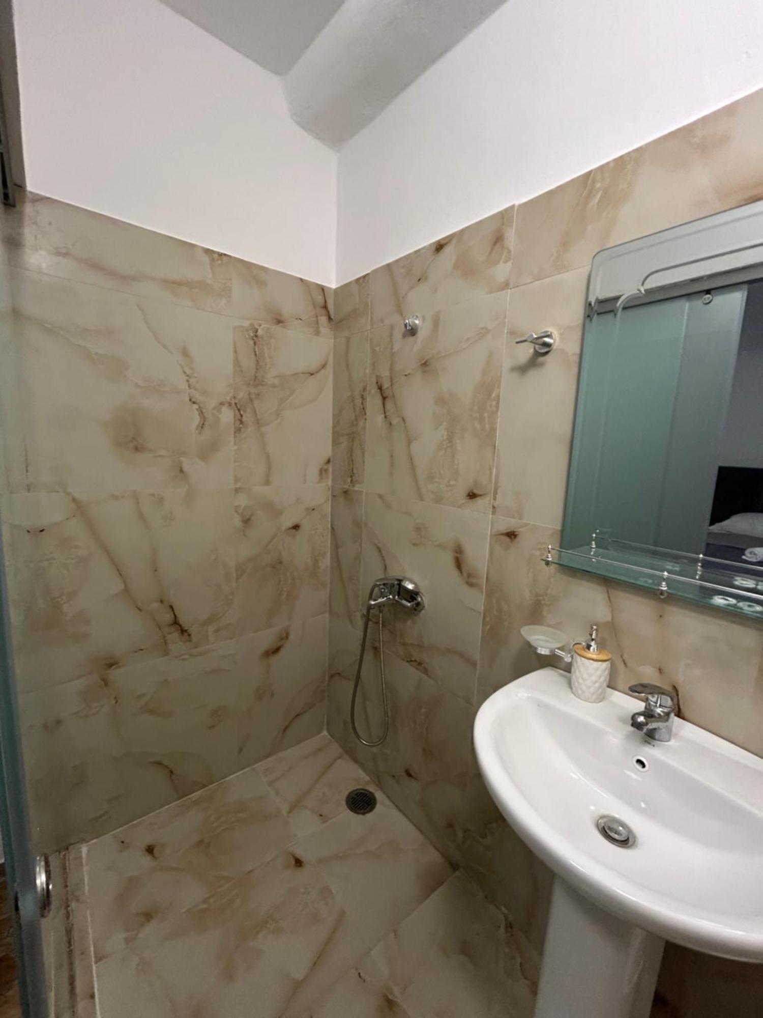 Annas Apartament Borsh